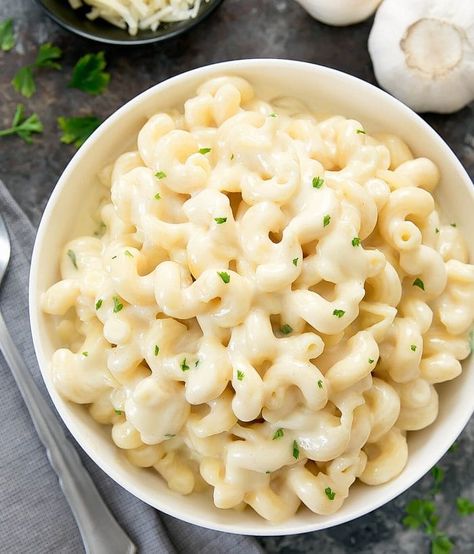 Pasta Alfredo Con Pollo, Creamy Macaroni And Cheese, Mac And Cheese Recipe, Mac N Cheese Recipe, Macaroni Cheese, Warm Food, Garlic Parmesan, Parmesan Cheese, Roasted Vegetables