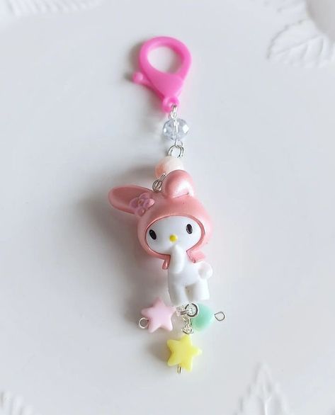 My Melody Polymer Clay, Hello Kitty Keychain, Clay Crafts For Kids, Hello Kitty My Melody, Doll Food, Polymer Clay Sculptures, Keychain Design, Hello Kitty Collection, Cute Keychain