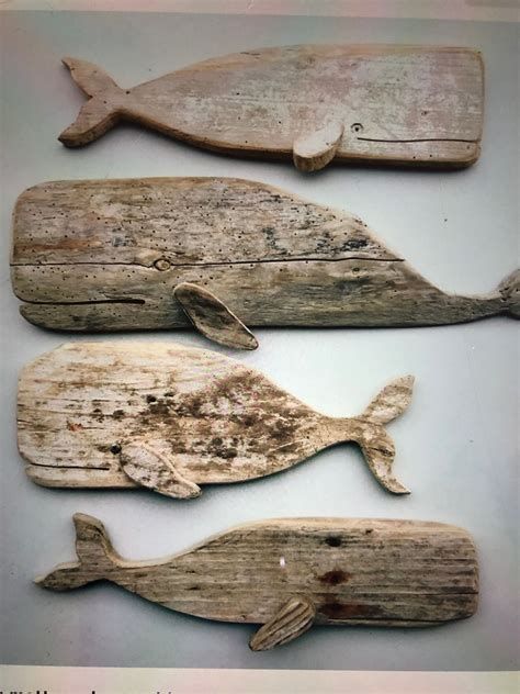 Whale Wood Art, Driftwood Ideas, Driftwood Fish, Wooden Whale, Driftwood Diy, Painted Driftwood, Driftwood Art Diy, Nautical Crafts, Driftwood Projects