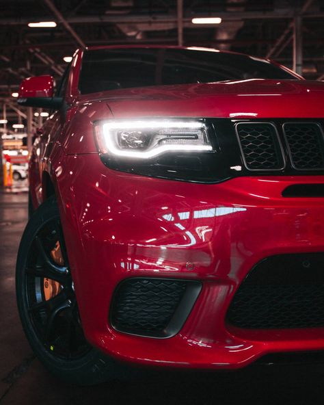 Grand Cherokee Trackhawk Jeep Srt8 Trackhawk, Trackhawk Wallpaper Iphone, Hellcats And Track Hawks, Dodge Srt Wallpaper, Jeep Grand Cherokee Trackhawk, Trackhawk Wallpaper, Srt Jeep, Jeep Wallpaper, Jeep Srt8