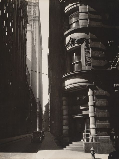 Eugene Atget, Berenice Abbott, Matting Pictures, City Scape, History Of Photography, Lower Manhattan, Greenwich Village, Vintage New York, City Architecture