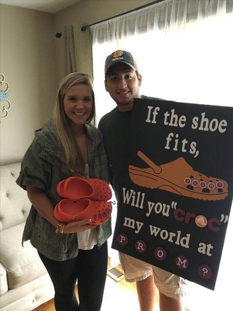 Prom Proposal Ideas, Creative Prom Proposal Ideas, Cute Hoco Proposals, Cute Promposals, Cute Homecoming Proposals, Cute Prom Proposals, Asking To Prom, Homecoming Posters, Dance Proposal