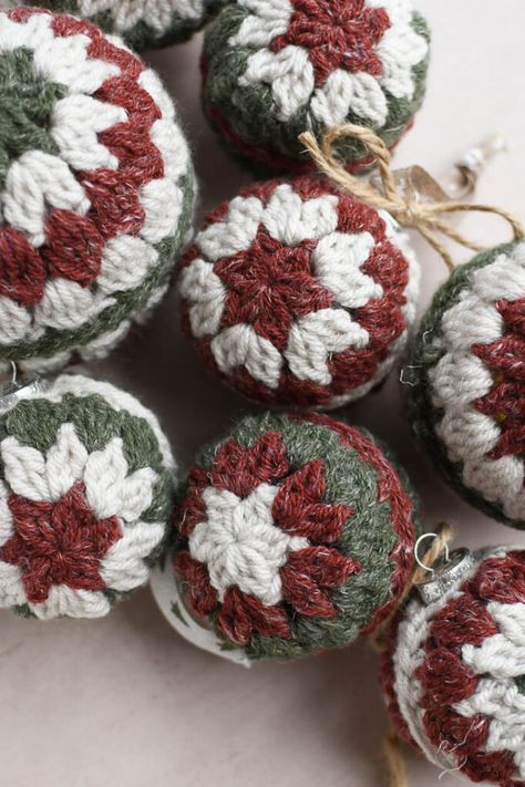 Crochet Christmas Ornaments (Free Patterns!) Crochet Granny Square Ornament, Granny Square Christmas Ornaments, Crochet Christmas Ornaments Free Patterns, Diy Crochet Ornaments, Crochet Christmas Baubles, Granny Square Step By Step, Crochet Christmas Ornaments Free Pattern, Crocheted Christmas Ornaments, Farmhouse Crochet