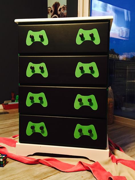 Xbox dresser Gaming Room Theme Bedroom, Video Game Dresser Diy, Xbox Bedroom Ideas Decor, Kids Gamer Bedroom Ideas, Xbox Game Room Ideas, Gamer Dresser, Xbox Room Ideas, Boys Bedroom Game, Xbox Bedroom Ideas