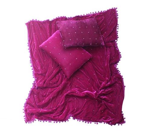 Hey, I found this really awesome Etsy listing at https://www.etsy.com/listing/949208363/purple-velvet-quilt-velvet-quilt-king Dark Purple Quilt, Red Purple Room, Purple Bedding Aesthetic, Goth Quilt, Witchy Room Aesthetic, Jewel Tone Bedroom, Throw Blanket Green, Quilt Purple, Pom Pom Throw Blanket