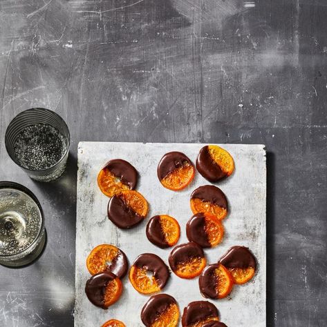 candied clementines Halloween Clementines, Candied Clementines, Candied Clementine Slices, Citrus Peel Candy, Easy Christmas Fudge, Candied Citrus Peel, Easy Halloween Party Ideas, Sour Candied Citrus Peels, Clementine Recipes