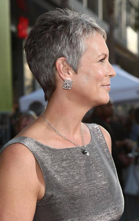 Jamie Lee Curtis Hair, Spiky Hairstyles, Popular Short Haircuts, Short Spiky Hairstyles, Thick Hair Cuts, Very Short Haircuts, Lee Curtis, Short Haircuts For Women, Super Short Hair