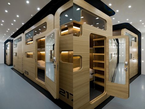 Sleepbox Hotel Tverskaya / Moskau / 2013 / Arch Group Sleep Box, Mattress Room, Pod Hotels, Boutique Hotel Room, Hostels Design, Sleeping Pods, Capsule Hotel, Eco Hotel, Hotel Room Design