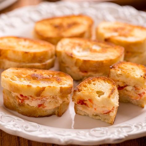 The Maine Lobster Mini Grilled Cheese - Hammacher Schlemmer Lobster Grilled Cheese, Lobster Grilled, Gluten Free Puff Pastry, Peach Syrup, Appetizer Bites, Cheese Appetizers, Dinner Appetizers, Minced Meat, Cheese Sandwiches