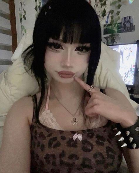 Makeup Dior, Angel Princess, Punk Makeup, Makeup Tut, Emo Makeup, Cute Makeup Looks, Grunge Makeup, Makeup Obsession, Cute Selfie Ideas