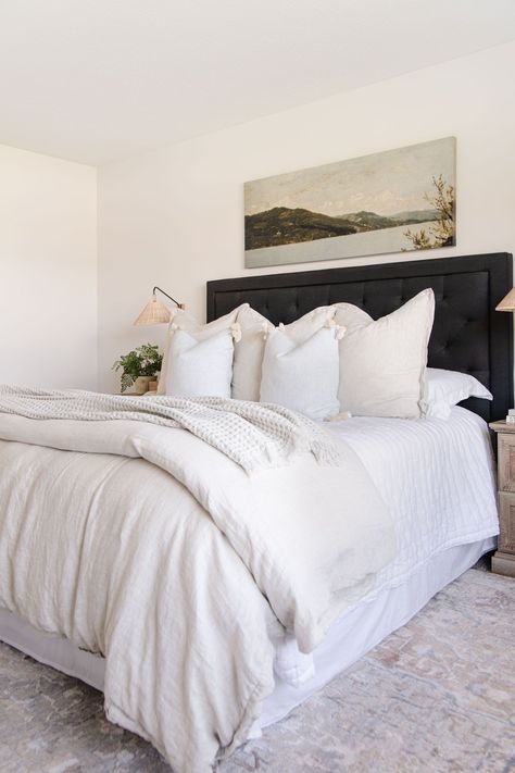 Natural Linen And White Bedding, Neutral Bed Pillows, Duvet And Quilt On Bed, Styling Bed With Quilt And Duvet, White Linen Bedroom Ideas, Bedroom Inspo White Bedding, White Linen Duvet Cover, Duvet With Quilt, Linen Duvet Styling