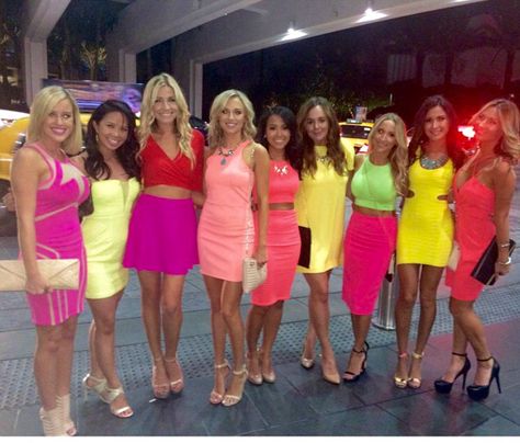 Neon Bachelorette Party!... I like this idea with the neon wigs? Neon Wig Bachelorette Party, Bachelorette Party Outfit Black, Bachelorette Party Miami, Neon Bachelorette Party, Neon Bachelorette, Bachelorette Party Straws, Nola Bachelorette, Miami Bachelorette Party, Outfit Ideas Beach