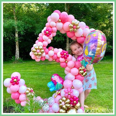 The Very Best Balloon Blog: How to Make a Styled Framed Number, and Make a Five Year Old Very Happy! Cinderella Birthday Party Cake, Valentine Party Decorations, Pink And Gold Balloons, Pink Balloon Garland, Hot Pink And Gold, Balloons Decor, Cinderella Birthday Party, Valentines Party Decor, Cinderella Birthday