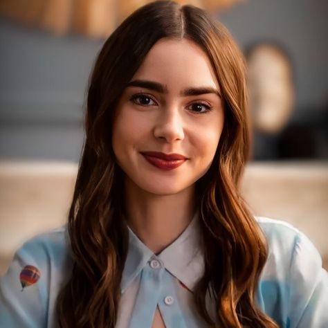 Emily Cooper Cooper Hair Color, Cooper Hair, Descendants Dr, Emily Cooper, Youtuber Dr, Betsy Braddock, Emily In Paris, Celeb Crushes, Lily Collins