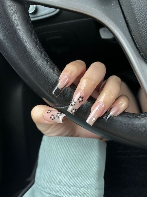 Brown French Tip Nails Flowers, Acrylic Nails Flower Design Simple, Black Acrylic Nails Flower Designs, Black Nails With Red Flower Design, Black French Nails With Flowers, Black Nail Flower Designs, Black French With Flowers, Black Nail Designs Flowers, Black Acrylic Nails With Flowers