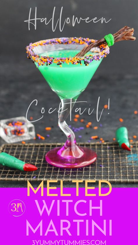 Celebrate Halloween with this Melted Witch Martini with vodka, Blue Curacao and fruit juices.  Top it with a sprinkle rim and a Twizzlers broomstick for a truly festive cocktail that will have you cackling the night away. Witches Brew Martini, Cool Halloween Alcoholic Drinks, Cheap Halloween Cocktails, Halloween Drinks Alcoholic, Halloween Themed Martinis, Pretty Martini Drinks, Witch Themed Cocktails, Fun Halloween Cocktails, Nightmare Before Christmas Cocktails