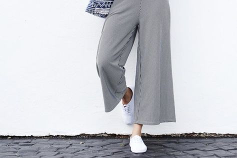 How to Wear: Culottes in Winter Grey Culottes Outfit, Culottes Outfit Casual, Grey Culottes, How To Wear Culottes, Culottes Outfit, Outfit Ideas For Women, Winter Ankle Boots, Different Outfits, Winter Outfits Women