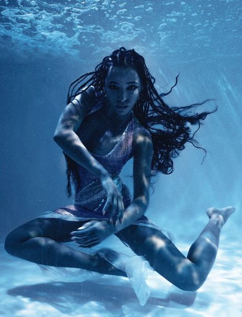 Tinashe 333, Underwater Photoshoot, Underwater Portrait, Mermaid Photography, Water Shoot, Underwater Pictures, Studio Photography Poses, Mermaid Aesthetic, Glam Photoshoot