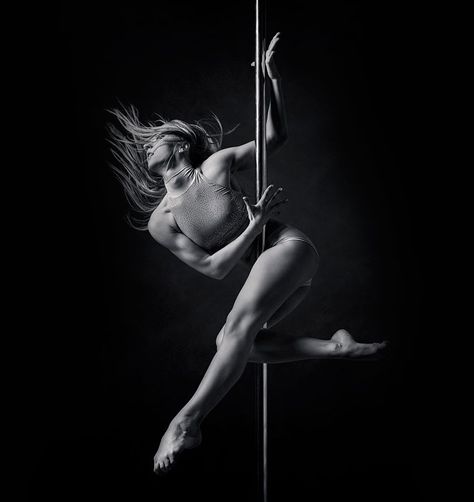 Dance Photography Pole Poses Photo Shoots, Dancing Photography, Pole Dance Fitness, Pole Dancing Videos, Pole Moves, Pole Tricks, Pole Art, Pole Dancing Fitness, Pole Dance Moves