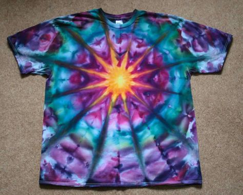 Sunburst Wave Sunburst Tie Dye, Sharpie Tie Dye, Tie Dye Shirts Patterns, Ty Dye, Tye Dye Patterns, Diy Tie Dye Techniques, Diy Tie Dye Designs, Tie Dye Patterns Diy, Tye And Dye