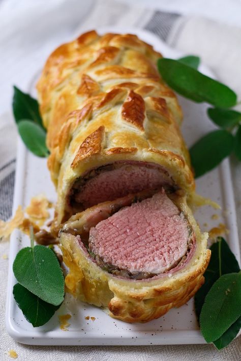 Pork Loin Wrapped In Puff Pastry, Pork Loin In Puff Pastry, Rolled Pork Loin Roast Recipes, Pork Tenderloin In Puff Pastry, Pork Loin Wellington, Pork Wellington Recipe Easy, Holiday Pork Loin Christmas Dinners, Pork Tenderloin Wrapped In Puff Pastry, Pork Tenderloin Puff Pastry Recipes