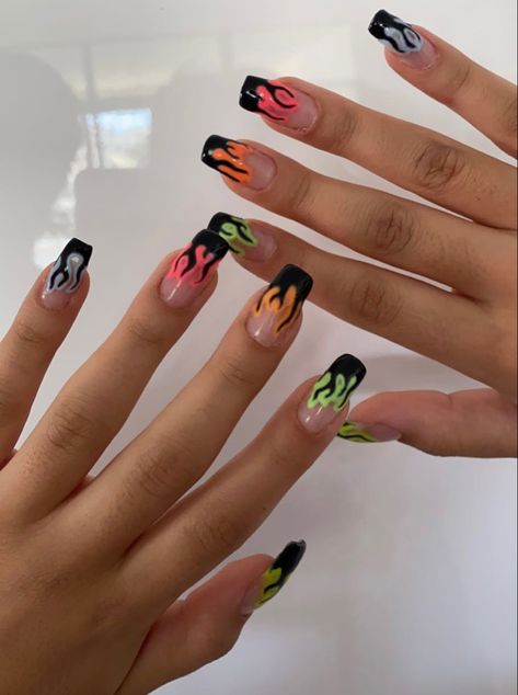 Black fire with coloured outlines Black Fire Nails, Atla Tattoo, Nail Art For Kids, Cute Simple Nails, Diy Techniques, Gel Nail Design, Nails For Kids, Black Fire, Short Nail Designs