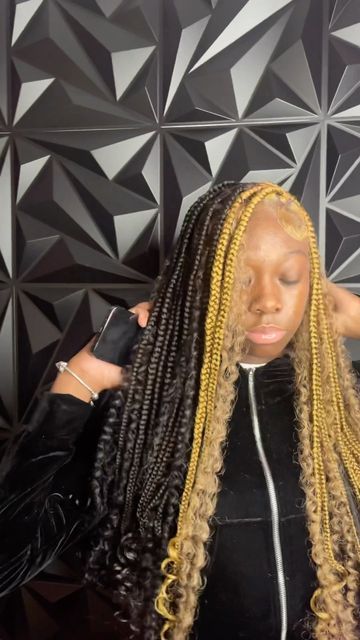 Boho Knotless Braids Blonde And Black, Black And Blonde Knotless Braids Boho, Blonde And Black Boho Knotless Braids, Braids Peekaboo, Boho Knotless Braids With Color, Braids Styling, Boho Knotless Braids, Boho Knotless, Blonde Box Braids