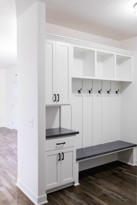 Living Spaces Gallery — Woodbury Custom Homes Mudroom Landing Zone, Mud Room Pantry Combo, Mud Room Layout, Mudroom Laundry Room Ideas, Mud Laundry Room, Mudroom Remodel, Kitchen Mudroom, Front Closet, Mudroom Decor