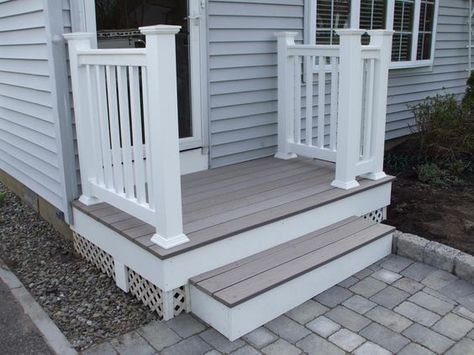 Front Stoop on Pinterest | Front Stoop Decor, Front Door Overhang ... Porch With Steps, Concrete Front Porch, Front Porch Deck, Veranda Design, Front Porch Steps, Porch Stairs, Porch Kits, Balkon Decor, Front Stoop