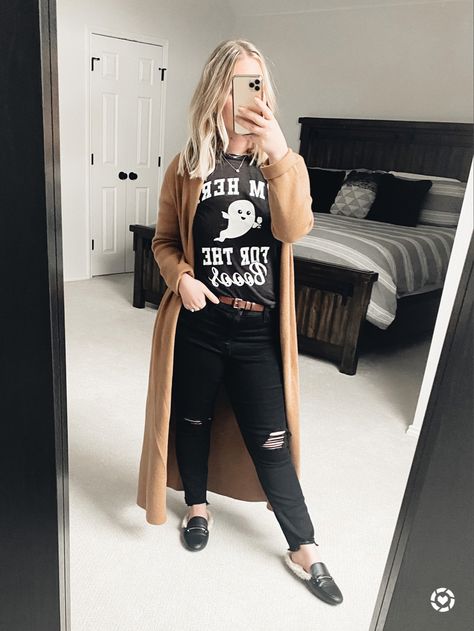 Graphic Tee And Ripped Jeans Outfit, Halloween Cardigan Outfit, Halloween Graphic Tee Outfit, Graphic Tee And Cardigan, Loafer Mules Outfit, Black Graphic Tee Outfit, Casual Halloween Outfits, Rust Cardigan, Mules Outfit