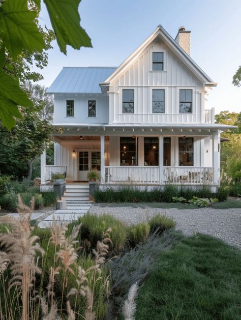 White Windows House Exterior, White Windows With Wood Trim, Farmhouse Windows Exterior, House Window Design Exterior, Craftsman Boho, Farmhouse Black Windows, Exterior Window Trim Ideas, Window Trim Ideas, Window Trim Styles