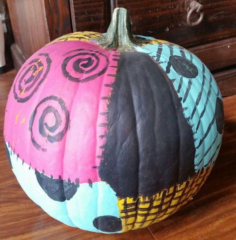 Pumpkin Painting Sally, Pumpkin Painting Ideas Diy, Christmas Pumpkin Painting, Pumpkin Ideas For Halloween, Halloween Pumpkins Carvings Designs, Pumpkin Painting Party, Preppy Halloween, Pumpkin Paint, Nightmare Before Christmas Pumpkin