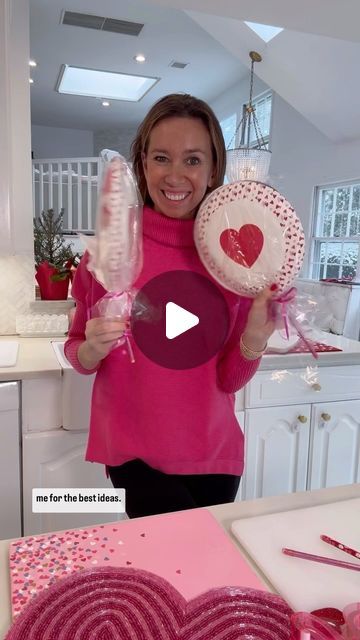 Shannon Doherty on Instagram: "VALENTINES DAY JUMBO LOLLIPOPS!🍭 Save this adorable idea for Valentine’s Day !! all you need are some cute paper plates - and full them with goodies! These are great because of the size ( super fun) and can fill a ton! Comment - Link - I will send you a link to all the supplies you need to make these! Follow me @athomewith.shannon for the best super simple ideas your entire family will LOVE!! This is one of those ideas you will love!! These make great little surprise gifts for you to wake your family up with on Valentine’s Day morning ( you can use extra large paper plates if you want to fill them with even more too!!) I also think this could make a great class valentine for your family to bring to school!! First off the big size is fun so everyone will l Paper Plate Lollipop Filled With Candy, Lollipop Valentines, Idea For Valentine, Shannon Doherty, Class Valentines, Cute Paper, Simple Ideas, Surprise Gifts, Super Simple