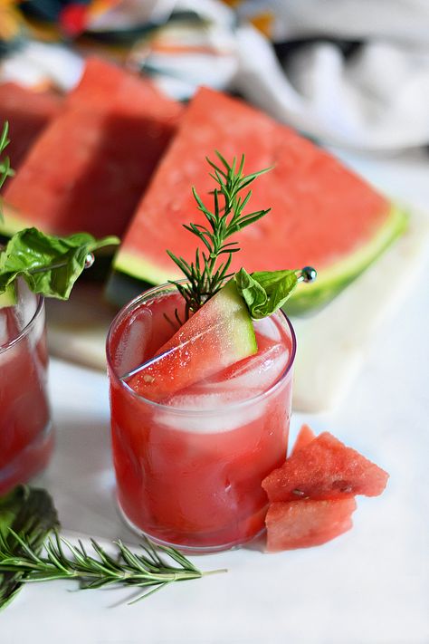 Watermelon Basil Breeze Cocktail - My Pretty Brown Eats Watermelon Basil Cocktail, Watermelon Breeze, Watermelon Basil, Basil Cocktail, Juice Coconut, Watermelon Cocktail, Red Drinks, Watermelon And Lemon, Vegan Drinks