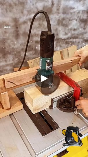 Circular Saw Jig, Square Columns, Carpentry Skills, Diy Barbie Furniture, Woodworking Books, Diy Cardboard Furniture, Instagram Diy, Cardboard Furniture, Diy Cardboard