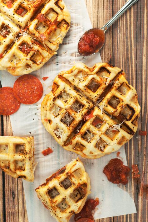 For a fun twist on an old classic, try these amazingly delicious pepperoni pizza waffles! Stuffed with pepperoni and cheese, this is the perfect dinner! Pizza Waffles, Waffle Pizza, Waffle Iron Recipes, How To Make Waffles, Waffle Iron, Waffle Recipes, Waffle Maker, Pizza Dough, Cooking Meat