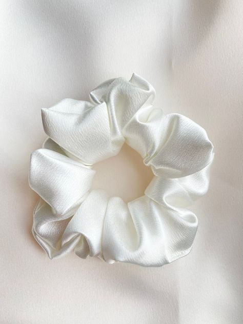 Bride Scrunchies, Bride To Be Box, Bridal Gift Box, White Satin Fabric, White Scrunchie, Valentine Baskets, Bridal Boxes, Pamper Party, Satin Scrunchies