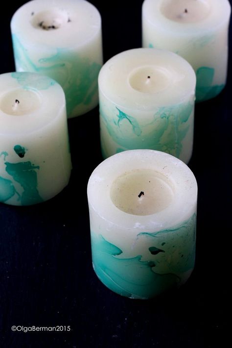 Easy DIY: How To Make Marble Candles Marble Candles, Candles Diy, Diy Marble, Marble Candle, Candle Dye, Candle Molds, Marble Effect, Diy Candles, Candle Making