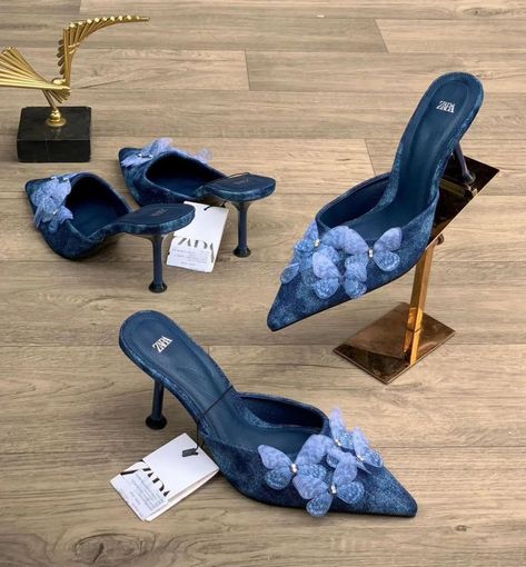 There's something so unique about denim heels. They speak class and sophistication ❤️. This denim slip-on mules is the real odogwu of high heels. Price: N28,000 Size: 37-42 Kindly send a DM or click the LINK IN BIO to order. • • • • • #denimshoes #sliponheels #muleshoes Denim Heels, Female Shoes, Slip On Mules, Denim Shoes, Mules Shoes, Click The Link, Link In Bio, High Heels, Slip On