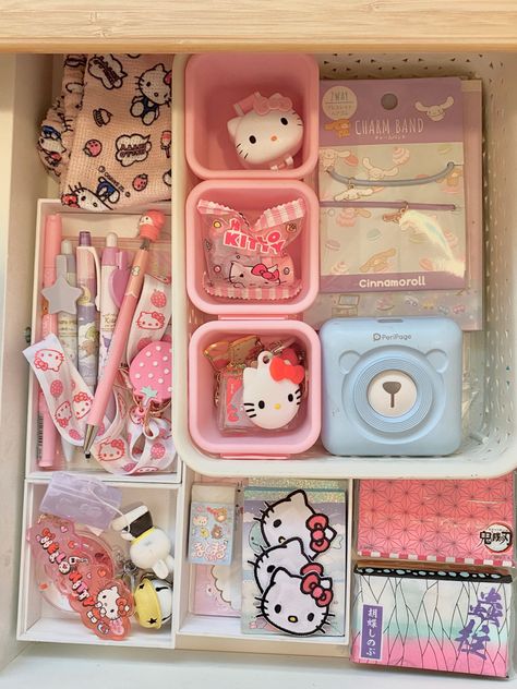 Daiso Sanrio, Sanrio School Supplies, Sanrio Desk, Hot Topic Sanrio, Hello Kitty Desk, Kawaii Astetic, Stationary Collection, Sanrio Collection, Desk Inspo