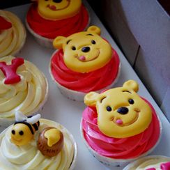 Winnie the Pooh cupcakes--love, but can't find the pooh cookie cutter for under $15!! Winnie The Pooh Cupcakes, Pooh Cupcakes, Mini Patisserie, Disney Cupcakes, Winnie The Pooh Cake, Kid Cupcakes, Winnie The Pooh Birthday, 1 Birthday, Cupcake Designs