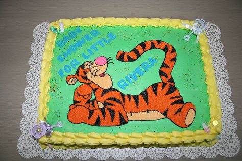 Tigger Cake Tiger Cakes, Tigger Cake, Tigger Birthday, Heart Desserts, Tiger Cake, Disney Movie Characters, Tiger Birthday, Pooh Party, Cake Fondant