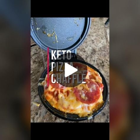 Mini Griddle Recipes, Mini Dash Recipes, Fermented Pizza Dough, Pizza Chaffle, Dash Recipes, Dash Recipe, Chaffle Recipes, Delicious Pizza Recipes, Pizza Lunch