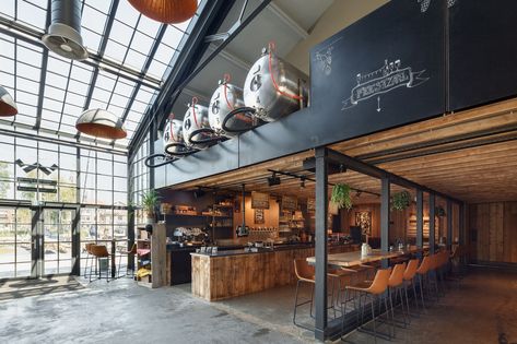 Beer Brewery Design, Distillery Bar, Taproom Design, Modern Brewery, Beer Garden Ideas, Brewery Taproom, Beer Factory, Brewery Bar, Brewery Restaurant