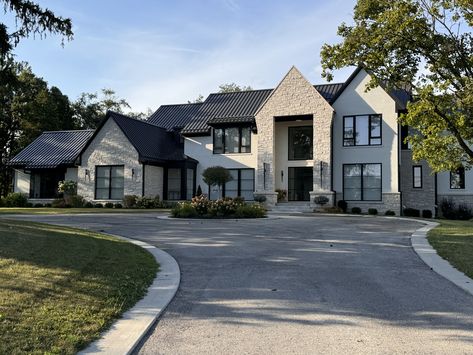 Elegant House Exterior Luxury, Different Style Houses, 10 Car Garage, Transitional House Exterior, Exterior House Ideas, Modern European Farmhouse, Transitional Home Exterior, Exterior Of House, Bloxburg Modern House