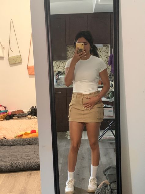 How To Style Khaki Skirt, Outfits With Khaki Skirt, Khaki Skirt Outfit Summer, Short Khaki Skirt Outfit, Khaki Cargo Skirt Outfit, Khaki Mini Skirt Outfit, Short Cargo Skirt Outfit, Mini Cargo Skirt Outfit, Khaki Skirt Outfit