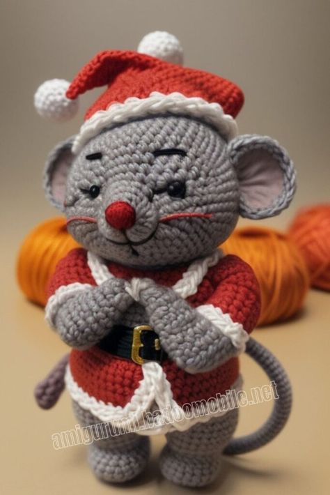 Crochet Christmas Mouse, Christmas Mouse Pattern, Crochet Mice, Santa Mouse, Amigurumi Santa, Crochet Critters, Christmas Critters, Christmas Mice, Amigurumi Christmas