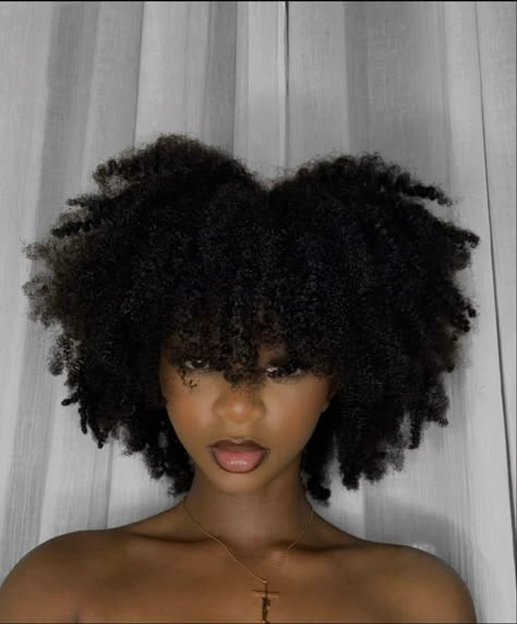 Layered Afro Hair Shape, Bangs On 4c Hair, Heart Afro, Short Afro With Bangs, 4c Shoulder Length Natural Hair, Afro Haircuts, Heart Shaped Natural Haircut, Afros Black Women, 4b Afro