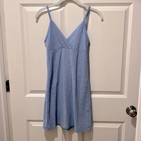 Brandy Melville Baby Blue Floral Dress - One Size. (Fits Like Women’s Small) Brandy Melville Robbie Dress, Mabel Dress Brandy Melville, Brandy Melville Floral Set, Brandy Melville Floral Dress, Floral Brandy Melville, Brandy Melville Amara Dress, Amara Dress, Brandy Melville Dress, Blue Floral Dress