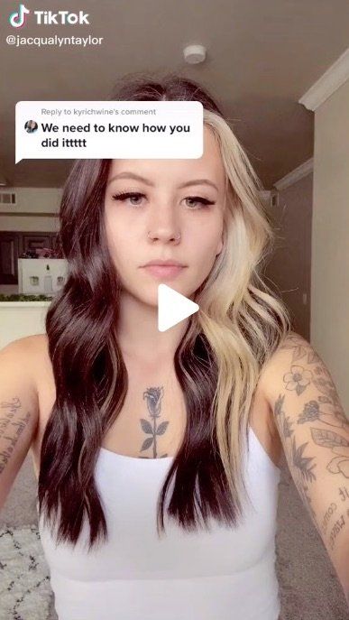 Tiktok Hair Dye Trend, Skunk Hair Aesthetic, One Streak Of Color In Hair, Skunk Hair Color, 2 Toned Hair Color Ideas, Two Toned Hair Underneath, Unique Hair Ideas, Colour Blocking Hair, Skunk Dyed Hair